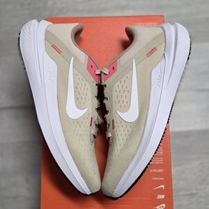 SOLD!!!Nike Zoom Sand